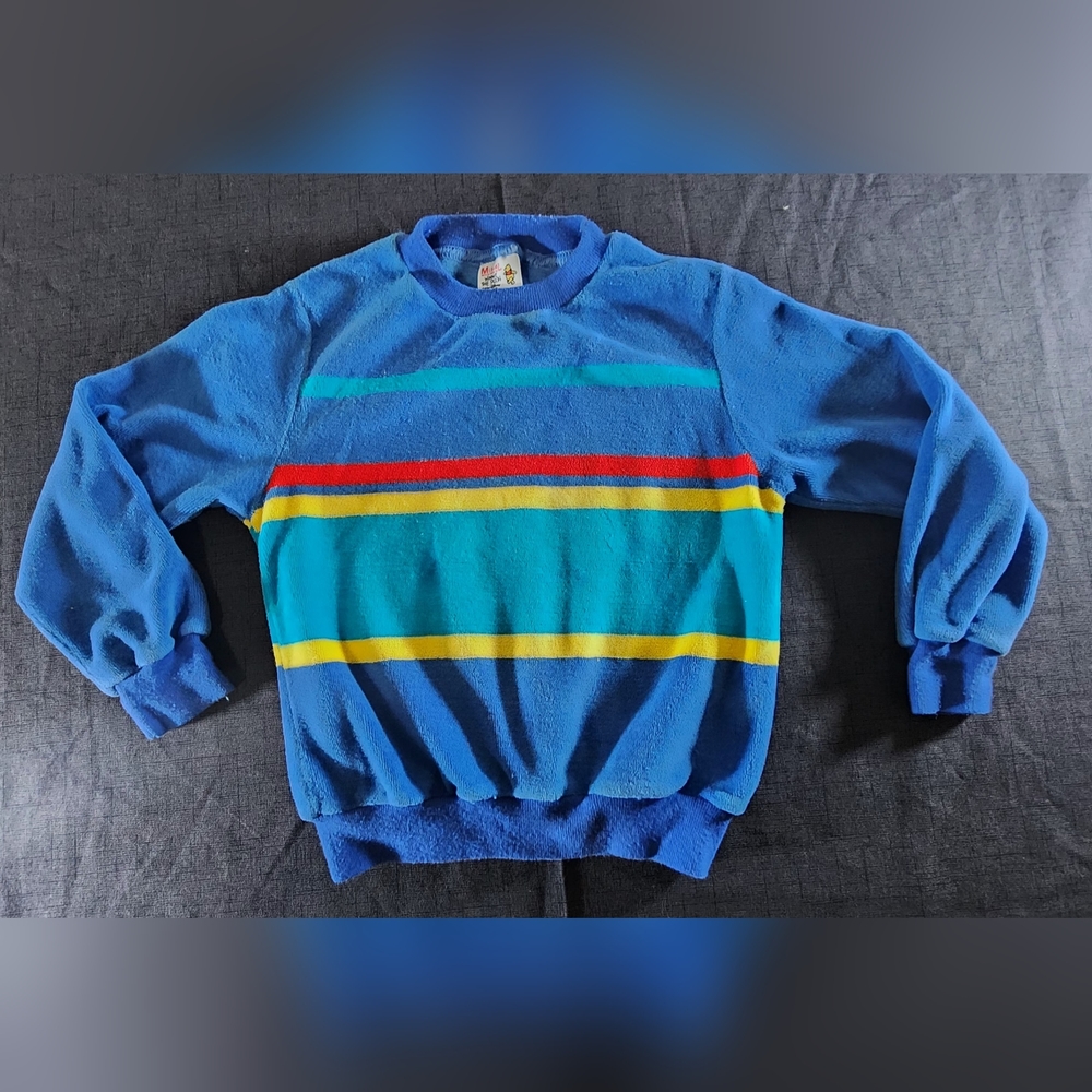 Vintage Winnie the Pooh child pullover.